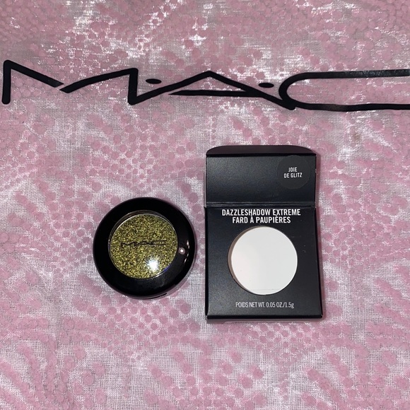 MAC COSMETICS DAZZELSHADOW EXTREME - Picture 1 of 3